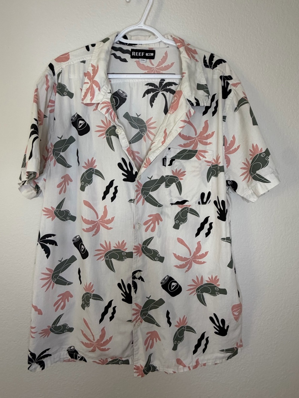 REEF Men’s XL Tropical Toucan Hawaiian Button Up Shirt